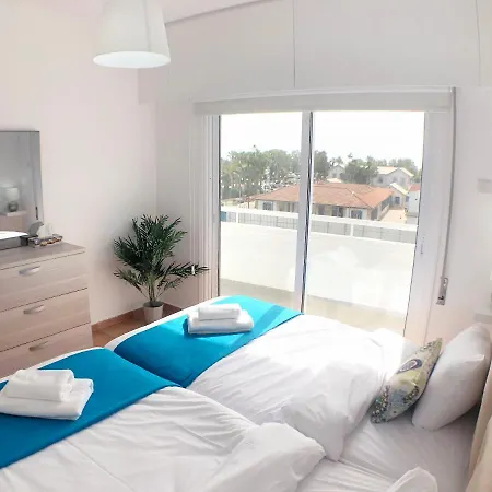 Elegant In City Center Apartment Larnaka