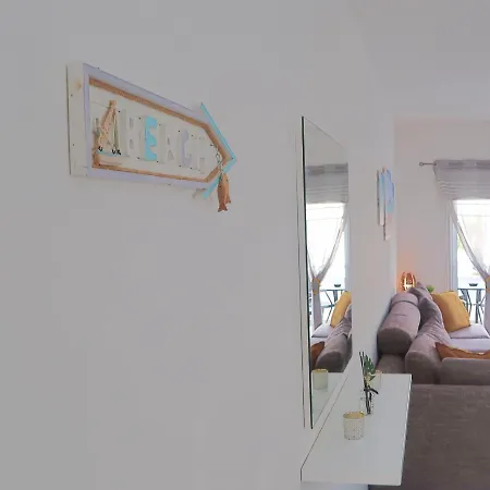 Elegant In City Center Apartment Larnaka
