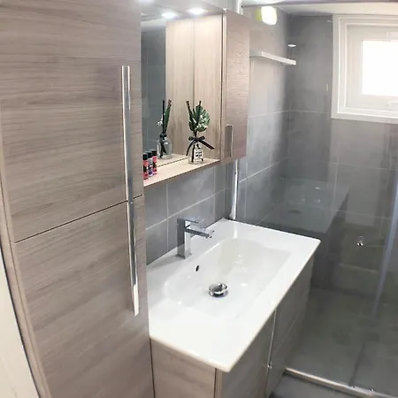 Apartment Elegant In City Center *
